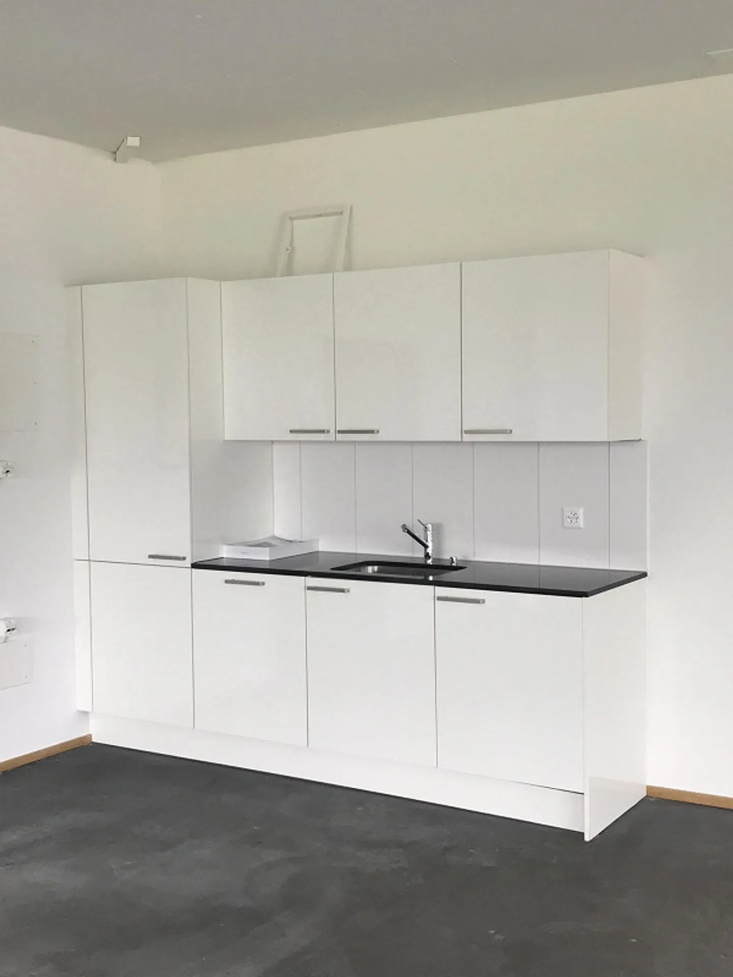 Moderne Geschäftsfläche an bester Lage in Regensdorf - Foto 3 von 5