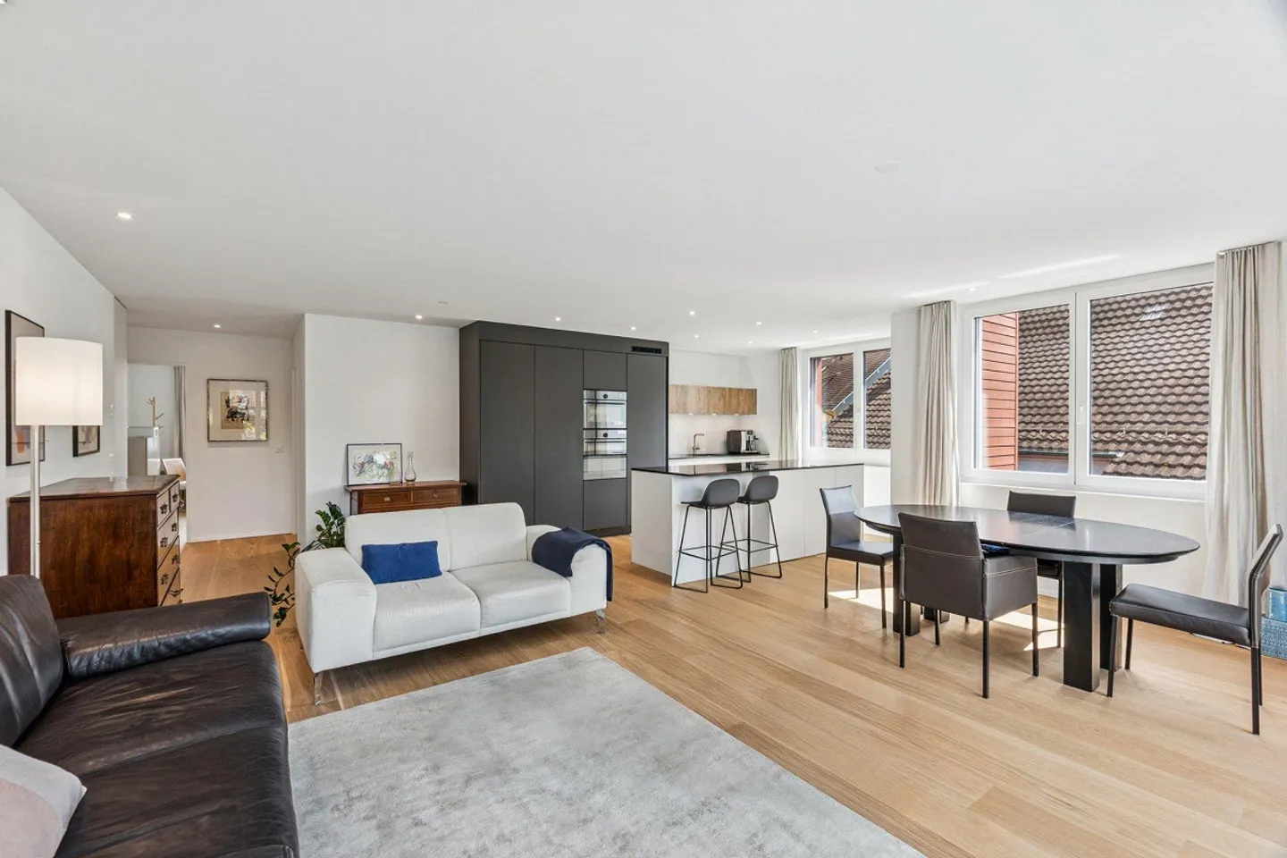 Modern und zentral - 3.5-Zimmer-Wohnung inklusiv Hobbyraum in gepfl... - Photo 3 sur 13