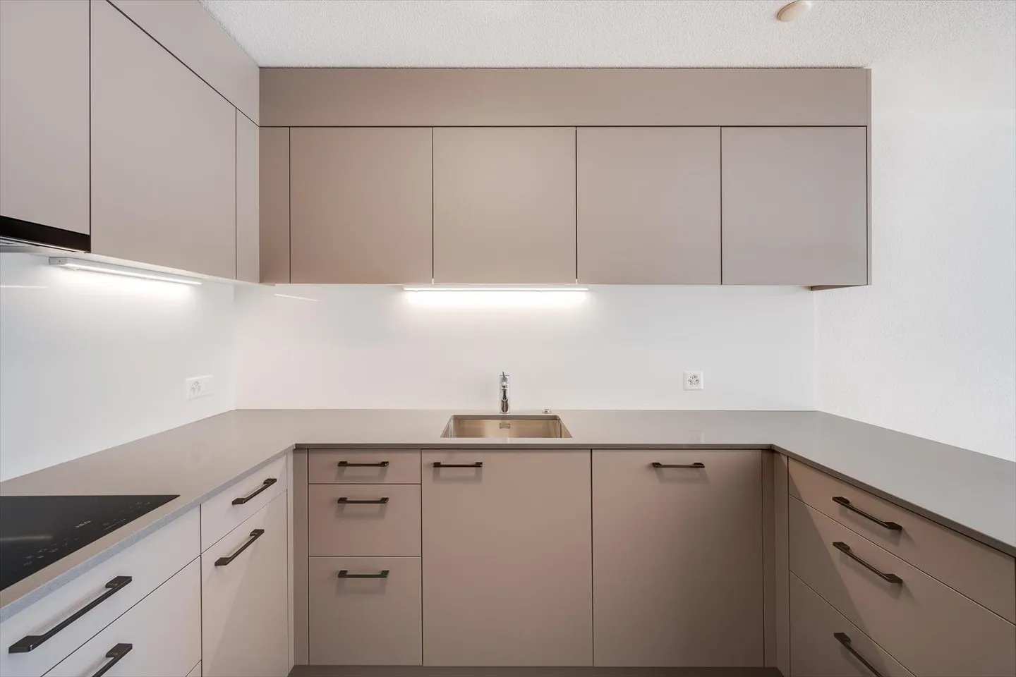 Appartement dans un quartier calme et verdoyant !! - Photo 3 sur 7