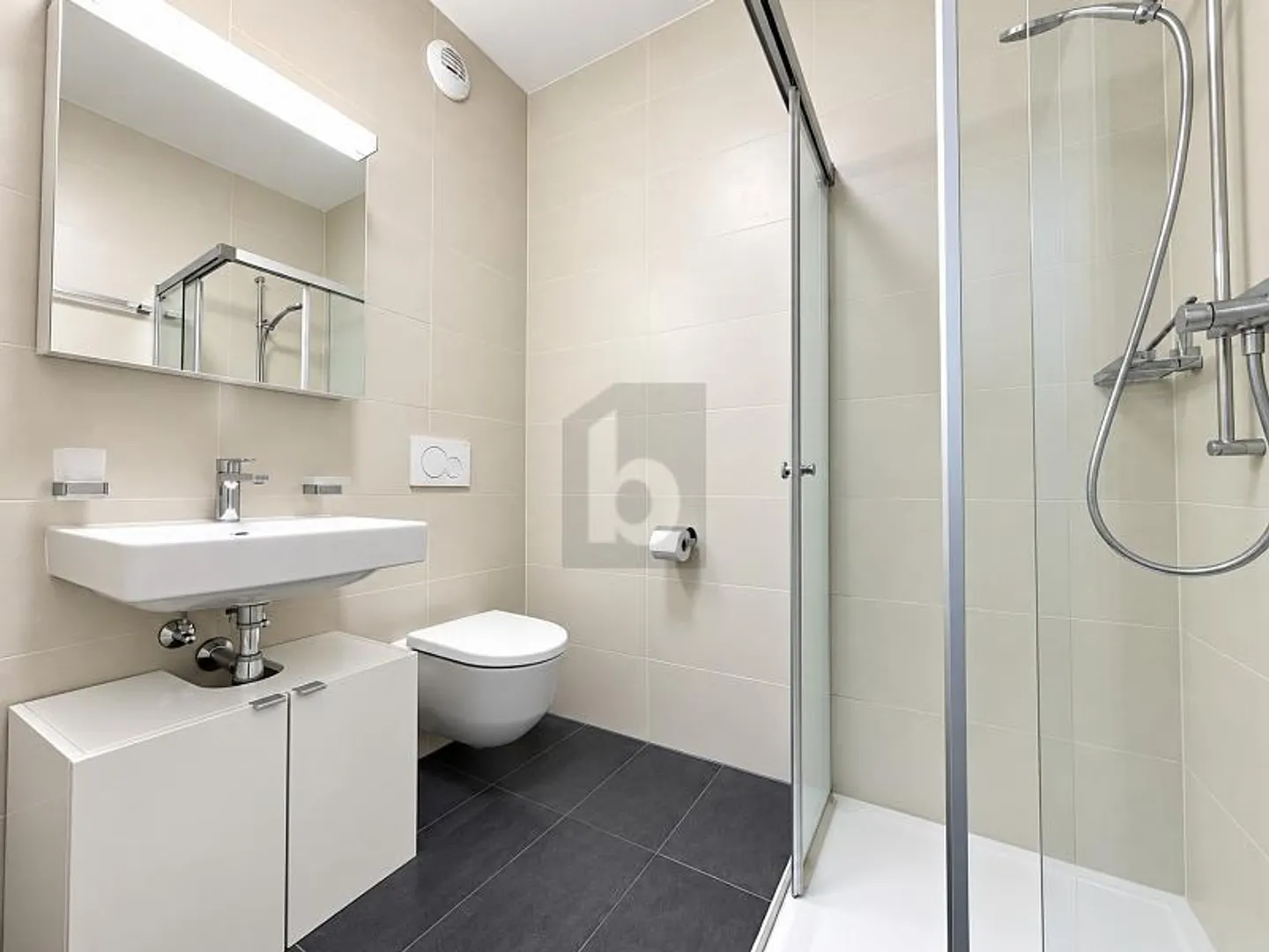 LIVING WITH A CLEAR VIEW - Photo 3 of 4