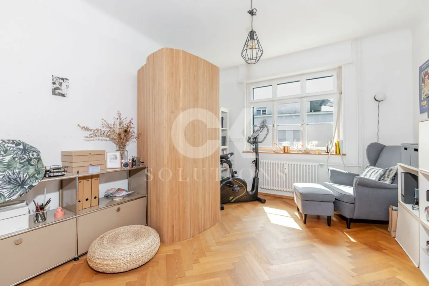 3-Room Gem with Balcony and Hobby Room - Photo 10 of 13