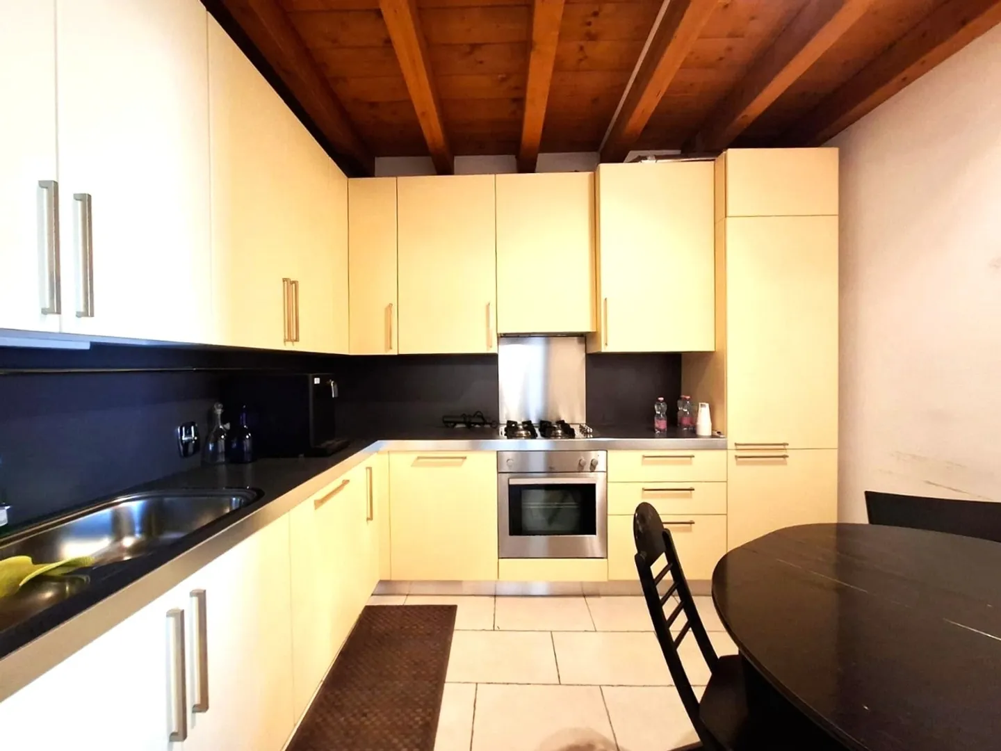 Vivere di lusso a Chiasso, nel Canton Ticino - Pratica soluzione da 250m2 - Foto 6 di 13