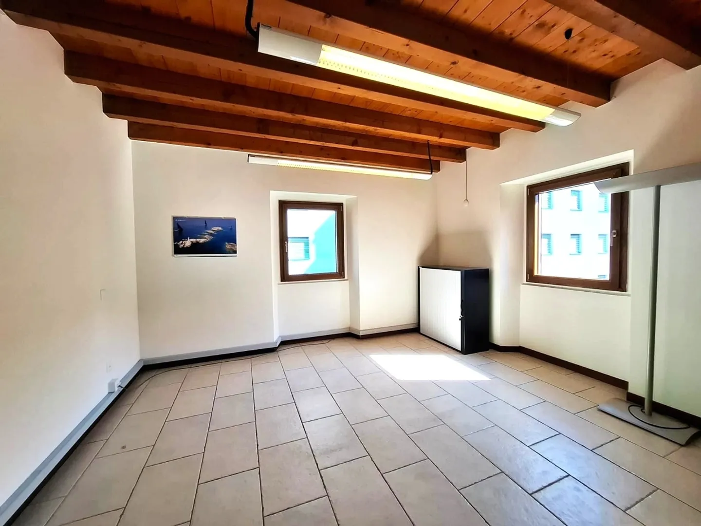 Vivere di lusso a Chiasso, nel Canton Ticino - Pratica soluzione da 250m2 - Foto 9 di 13