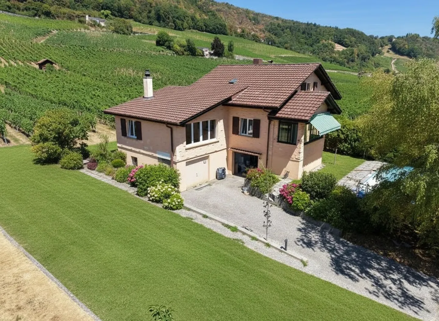 Proprietà familiare ai margini dei vigneti con permesso di costruzione per 2 ville - Foto 21 di 22