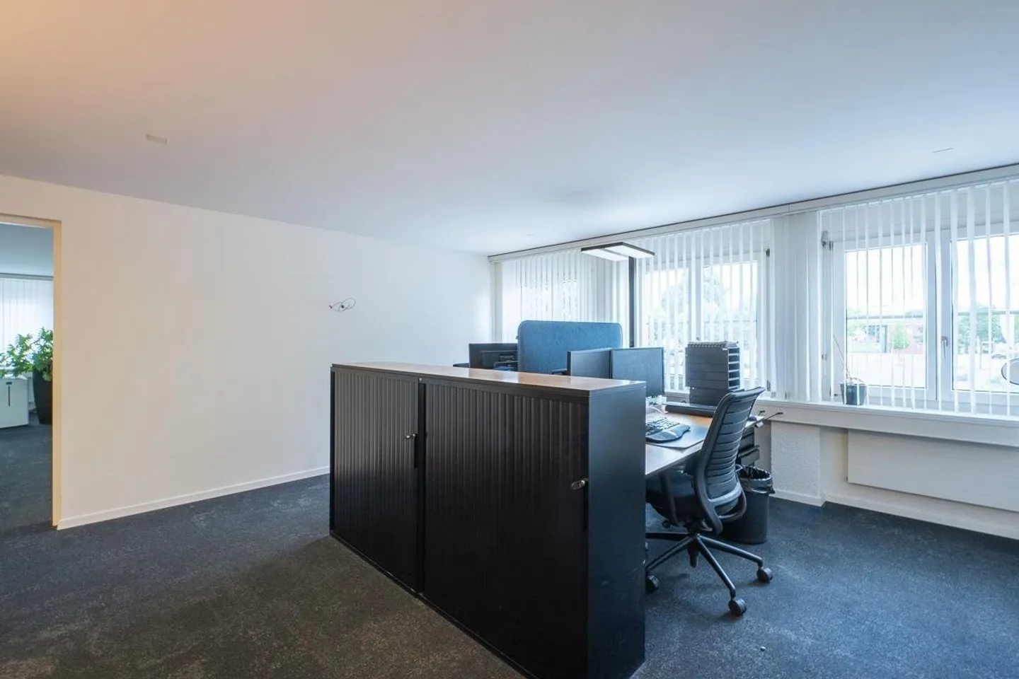 Espace de bureau/pratique prêt à emménager au 1er étage - Photo 2 sur 13