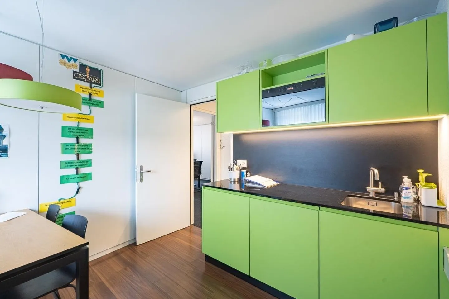Espace de bureau/pratique prêt à emménager au 1er étage - Photo 3 sur 13