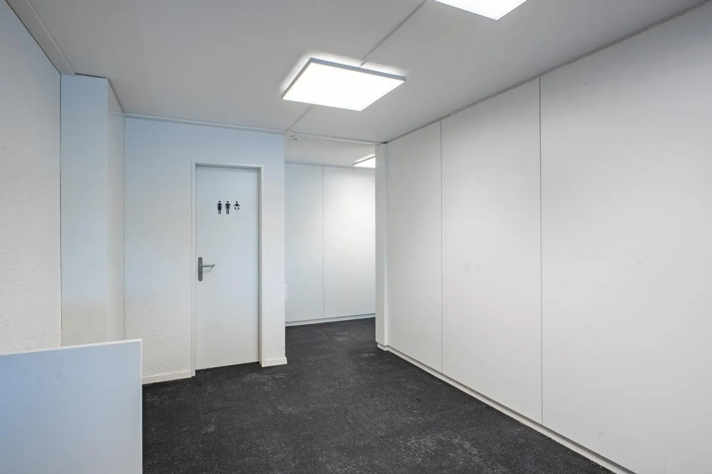 Espace de bureau/pratique prêt à emménager au 1er étage - Photo 8 sur 13