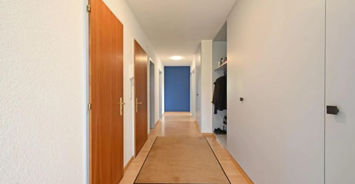 Appartamento attico di 4.5 locali con ampia vista e grande terrazza - Foto 2 di 10