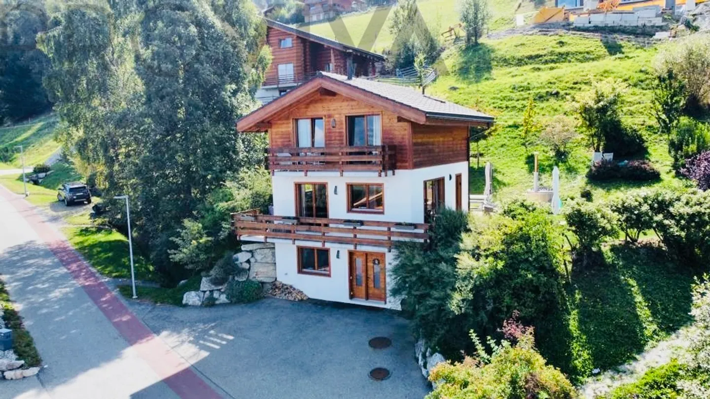 Chalet esclusivo con giardino, bagno nordico e vista da sogno - Foto 2 di 8
