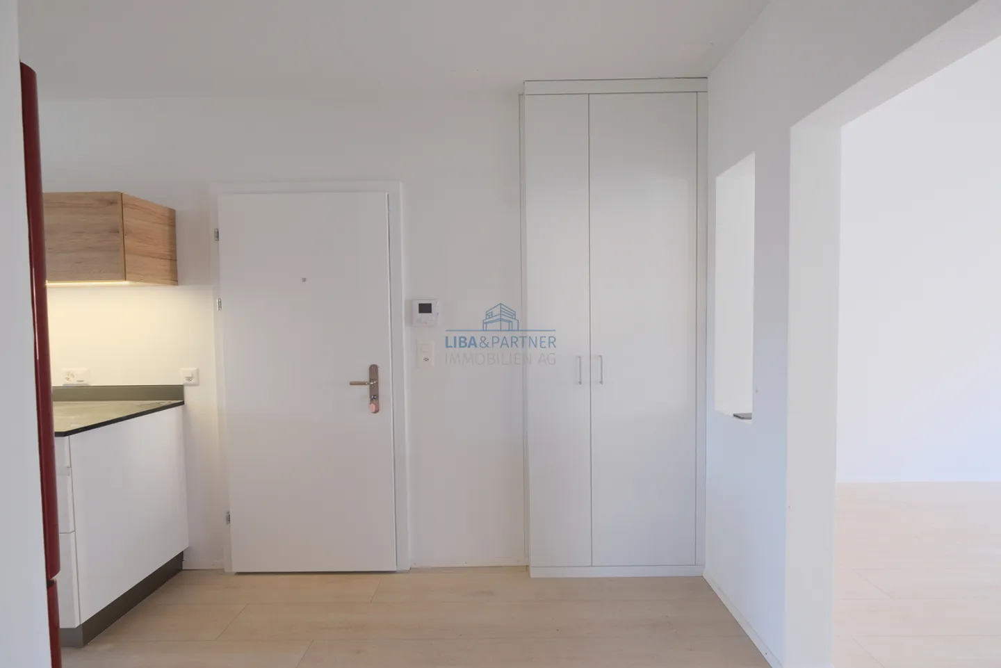 Idyllic Living Pleasure: Modern 3-Room Apartment with Winter Garden - Photo 2 of 8