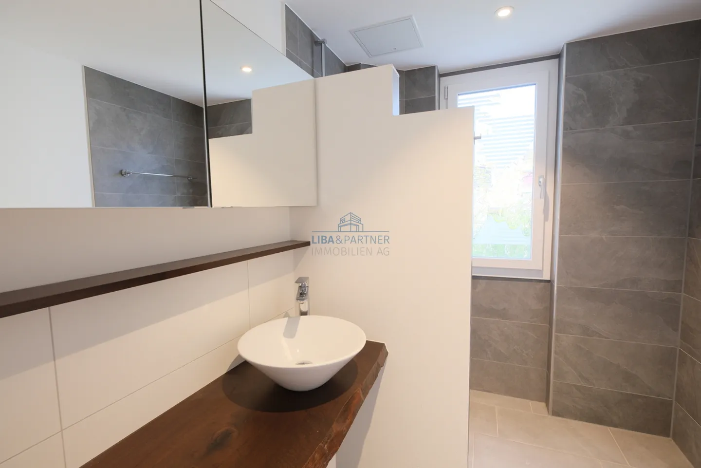 Idyllic Living Pleasure: Modern 3-Room Apartment with Winter Garden - Photo 6 of 8