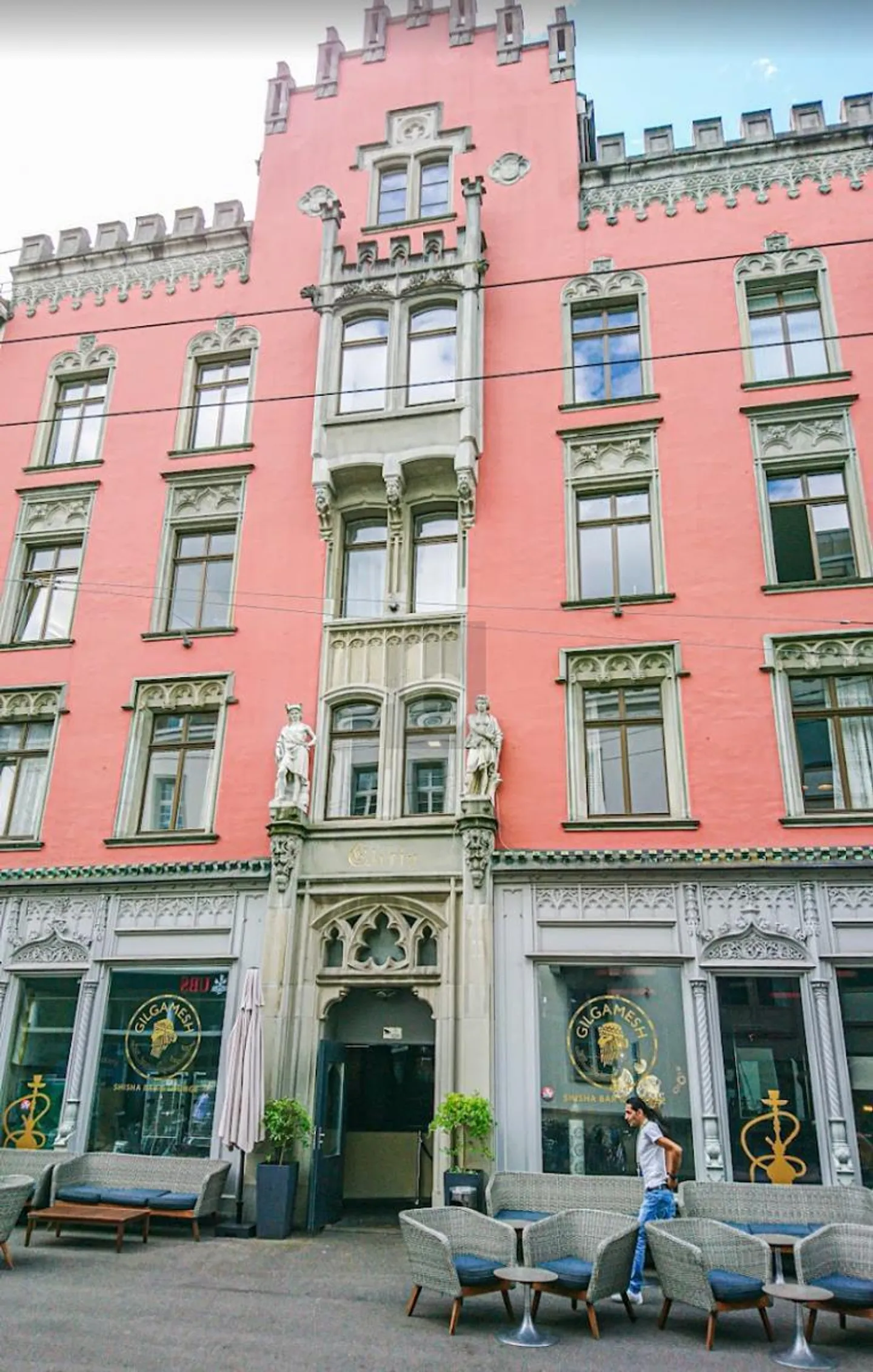 MODERNA AL TOP MANAGEMENT - Foto 4 di 5