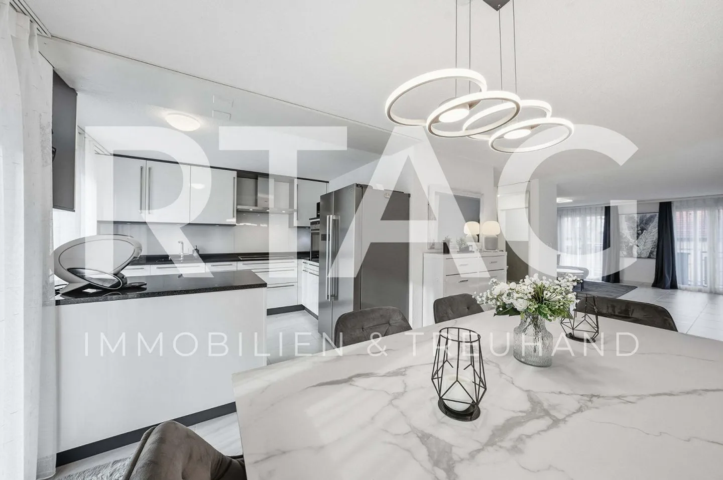 4.5-Room Apartment - Photo 1 of 11