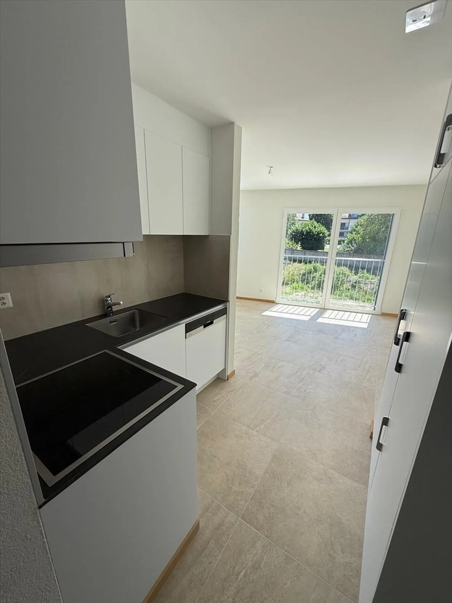 Appartamento - Foto 3 di 9