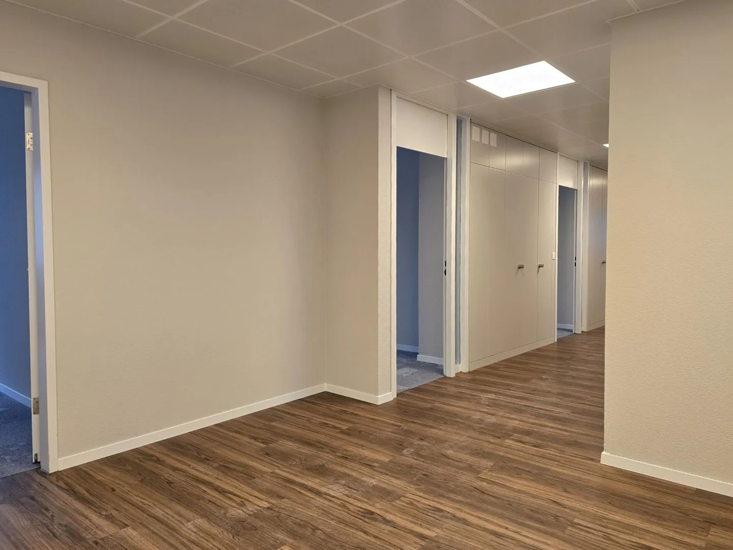 Piccoli uffici in una posizione centrale a Wallisellen - Foto 2 di 9