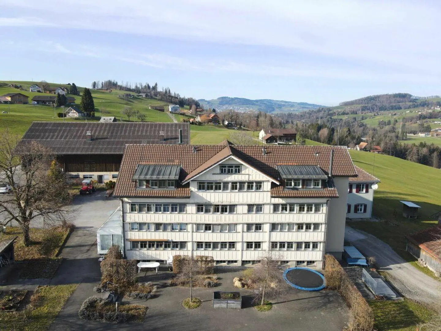 Proprietà spaziosa con potenziale di sviluppo - Foto 1 di 12