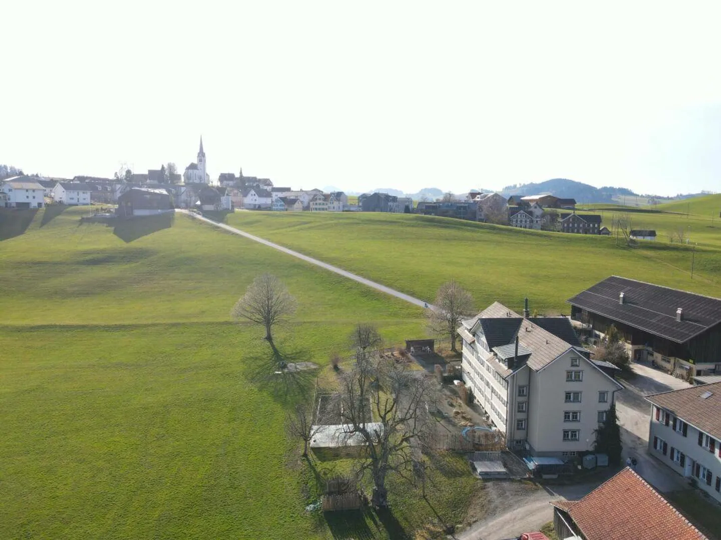 Proprietà spaziosa con potenziale di sviluppo - Foto 11 di 12