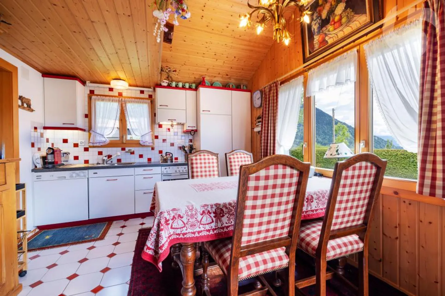 Chalet for sale - Photo 3 of 8