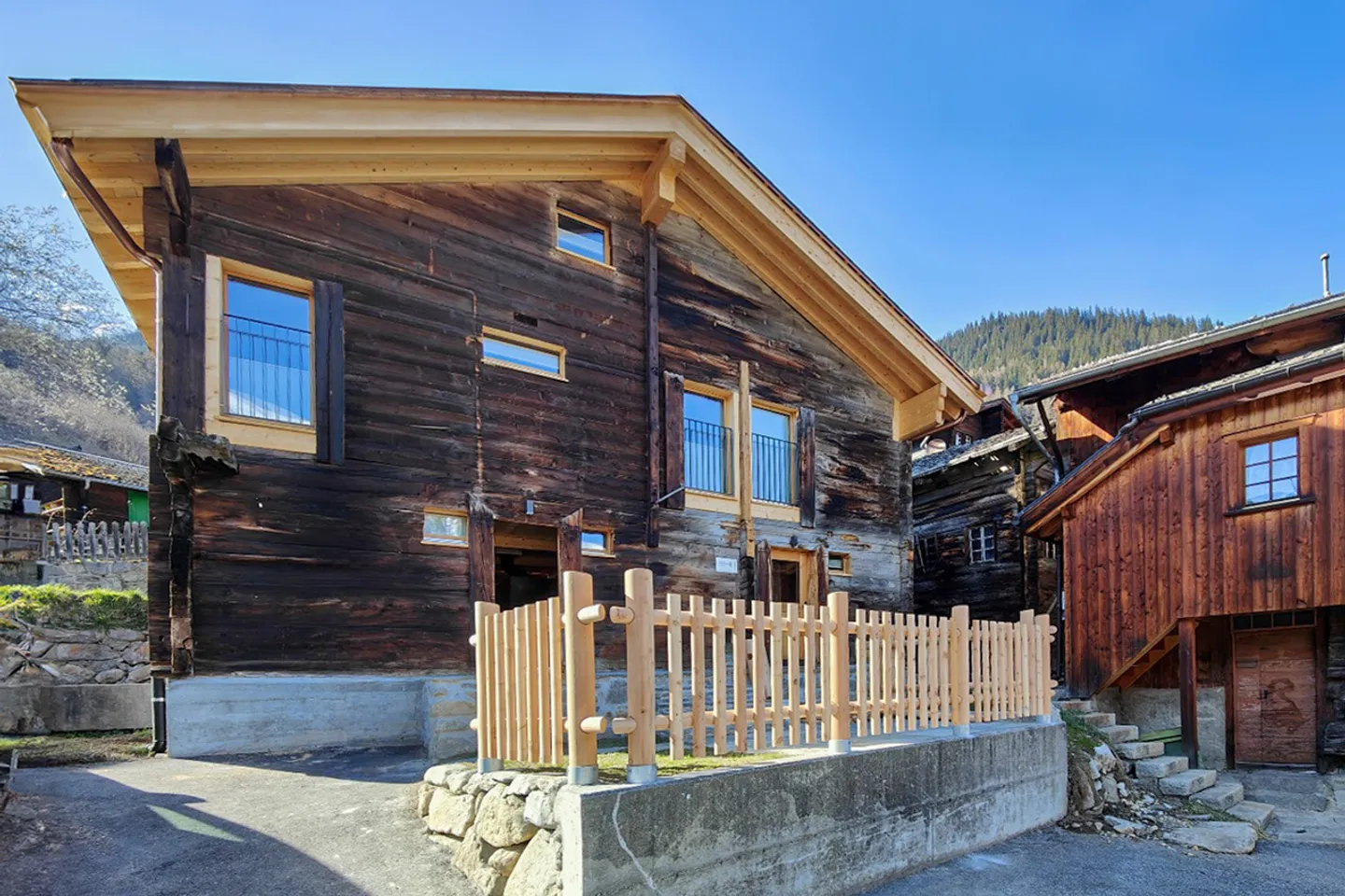 The dream of having your own chalet in the mountains! - Photo 1 of 13