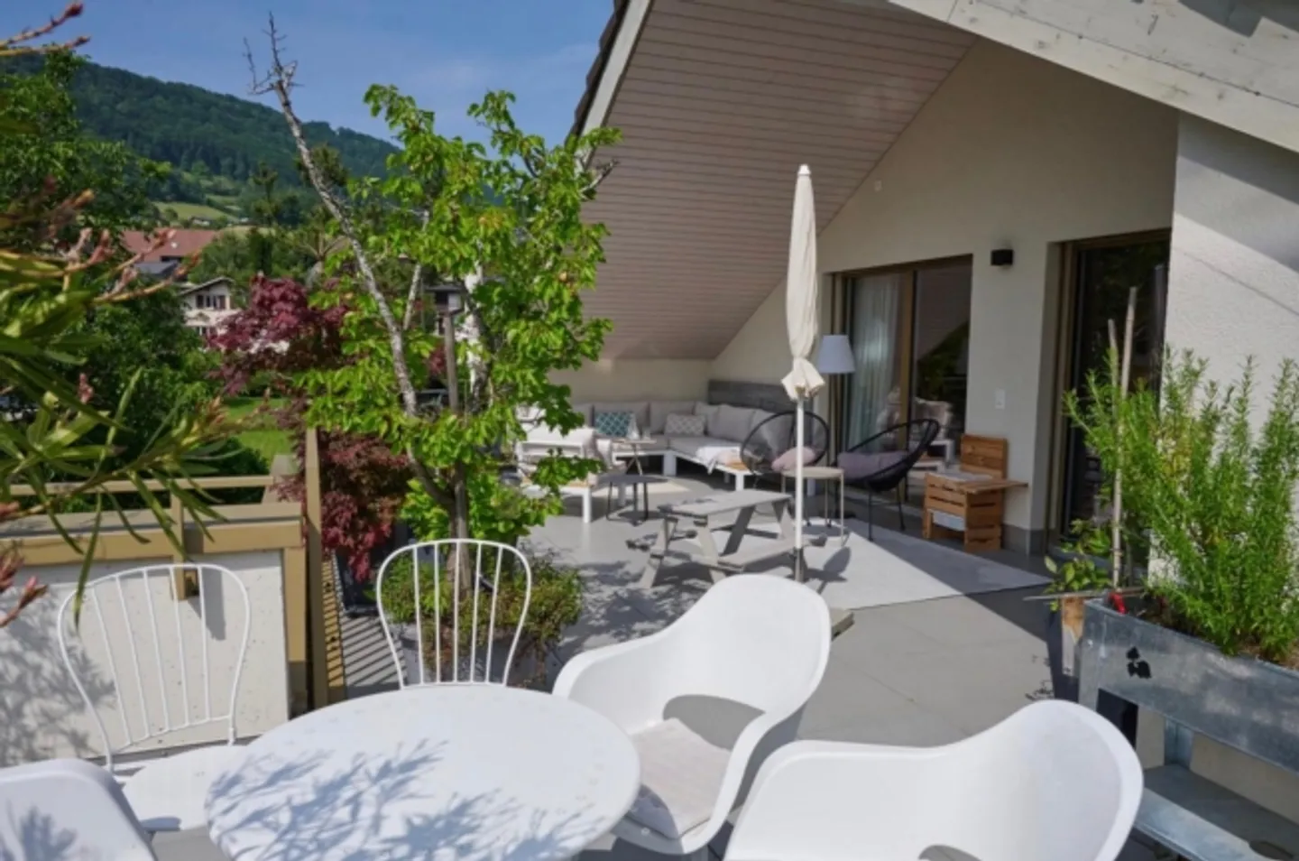 Modern 5.5-room penthouse apartment in Erlinsbach with beautiful terrace where you can enjoy the evening sun - Photo 1 of 11