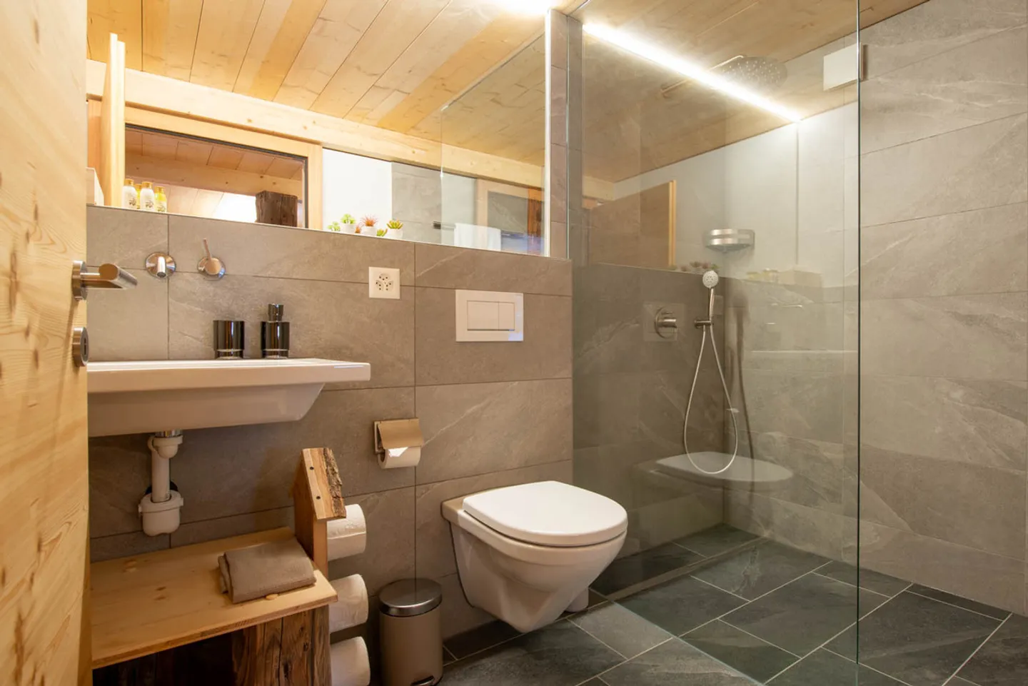 The dream of having your own chalet in the mountains! - Photo 8 of 13