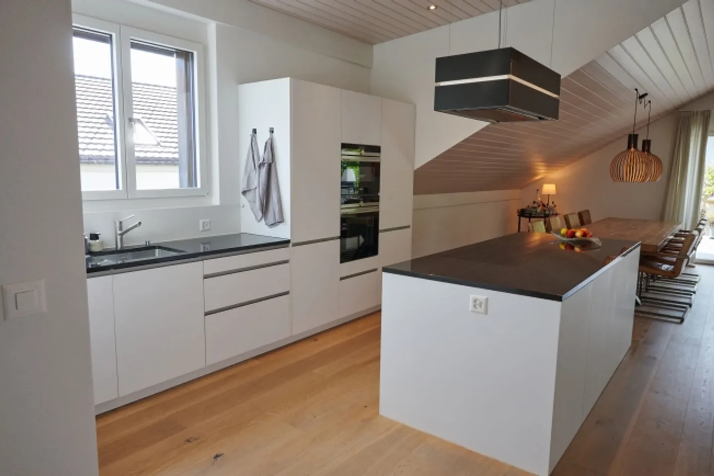 Modern 5.5-room penthouse apartment in Erlinsbach with beautiful terrace where you can enjoy the evening sun - Photo 4 of 11