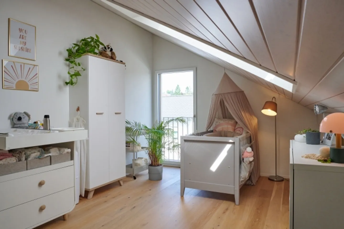 Modern 5.5-room penthouse apartment in Erlinsbach with beautiful terrace where you can enjoy the evening sun - Photo 7 of 11