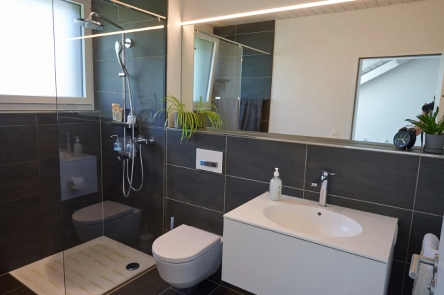 Modern 5.5-room penthouse apartment in Erlinsbach with beautiful terrace where you can enjoy the evening sun - Photo 8 of 11