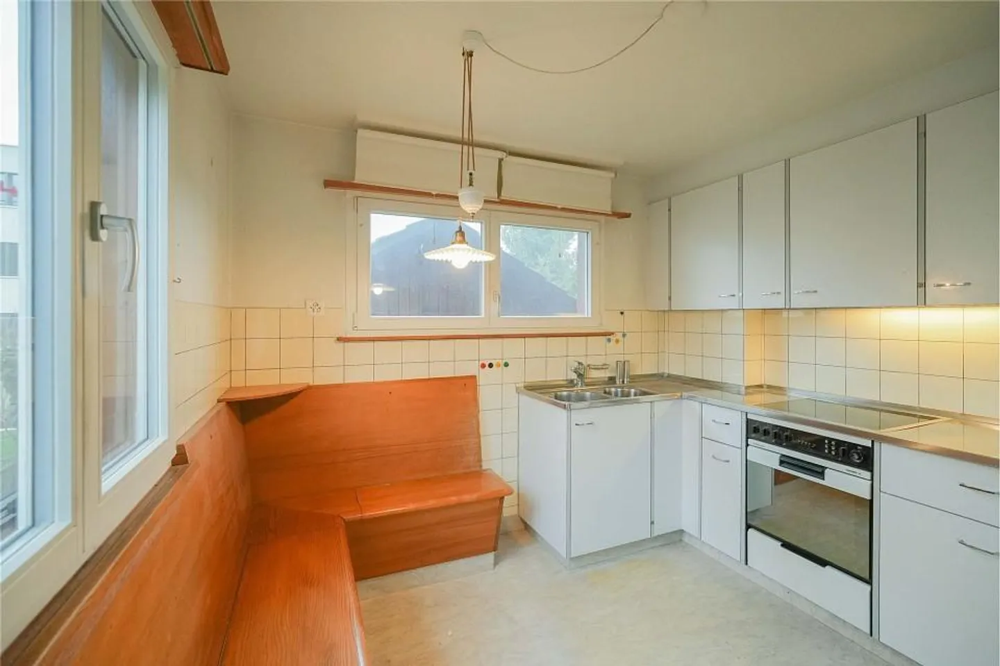 Maison confortable ou terrain intéressant ? Décidez ! - Photo 2 sur 13