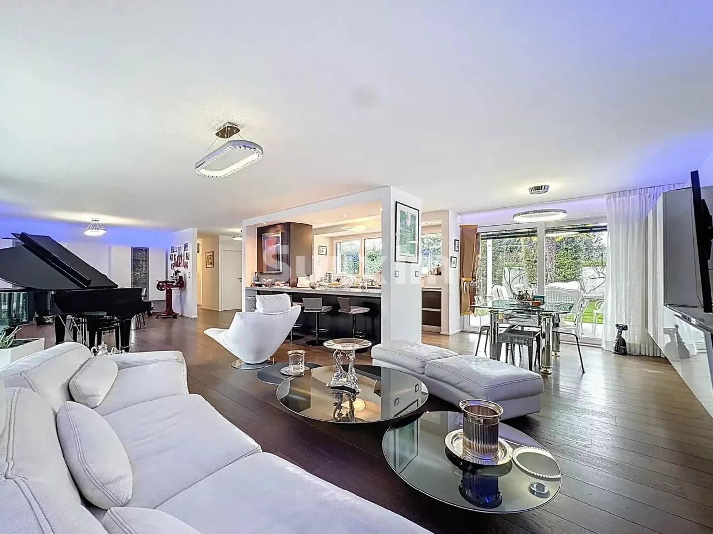 Luxury Villa with Pool in Thônex - Photo 4 of 10