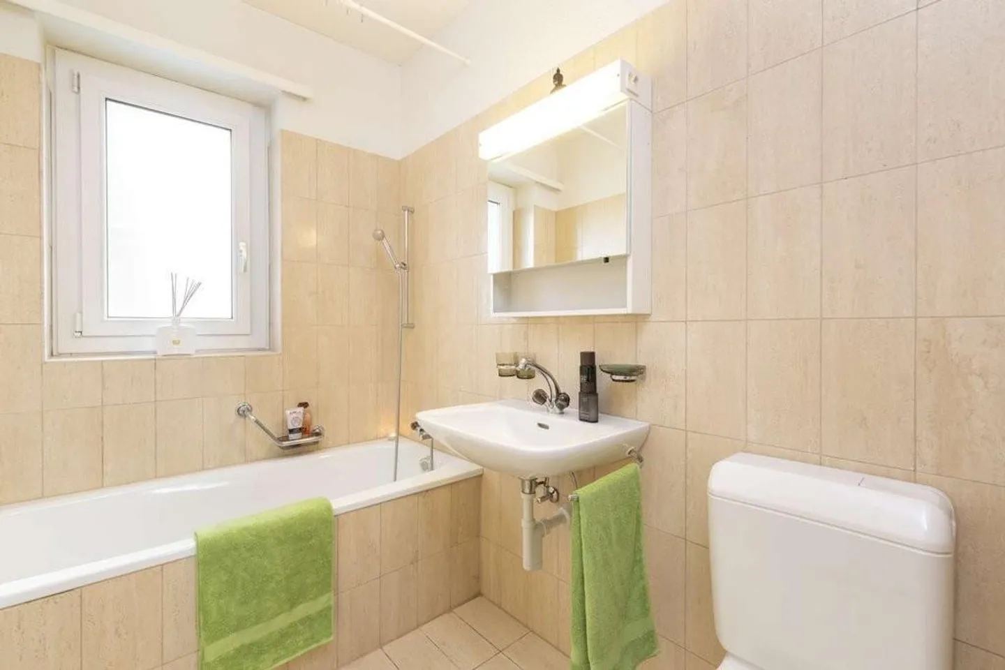 Charming Old Building Apartment - Photo 3 of 6