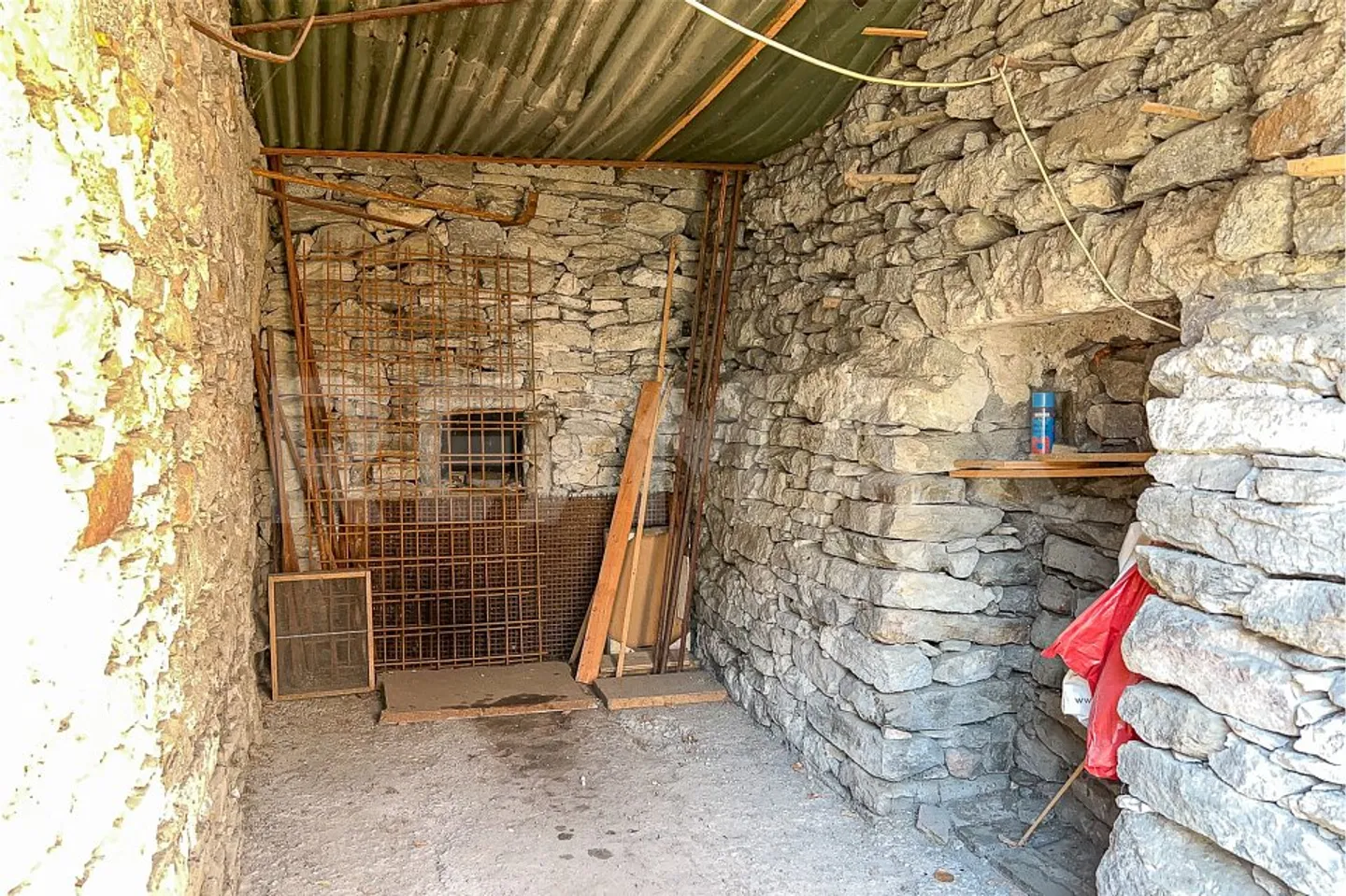 House / barn to renovate - Photo 5 of 13