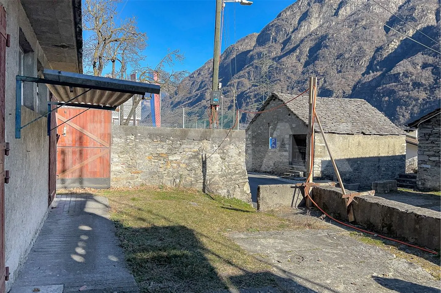 House / barn to renovate - Photo 9 of 13