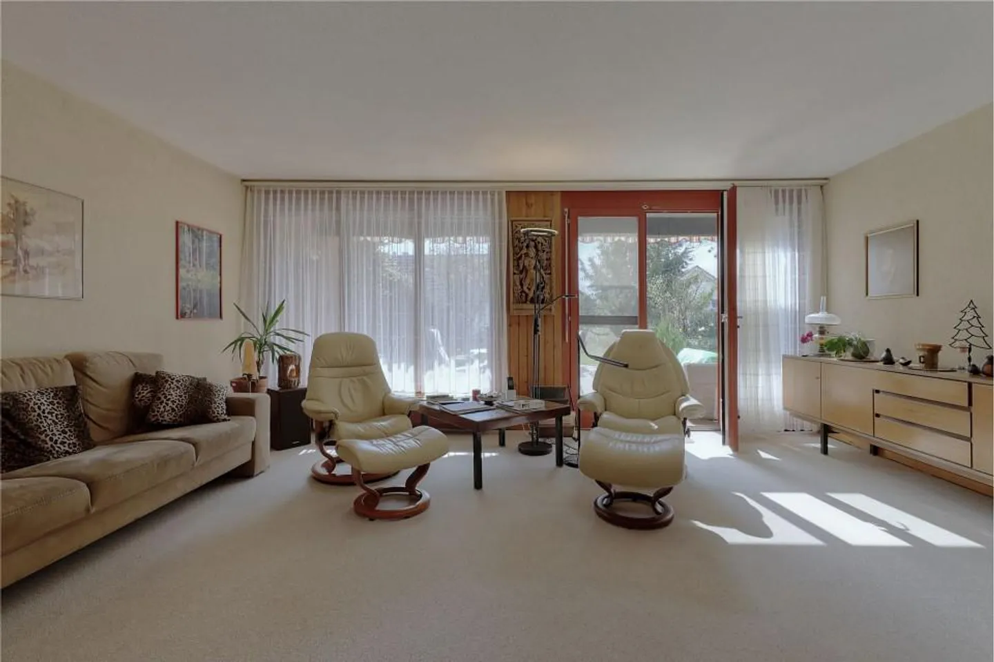 Casa angolare 5½ locali con potenziale e bel giardino - Foto 2 di 13