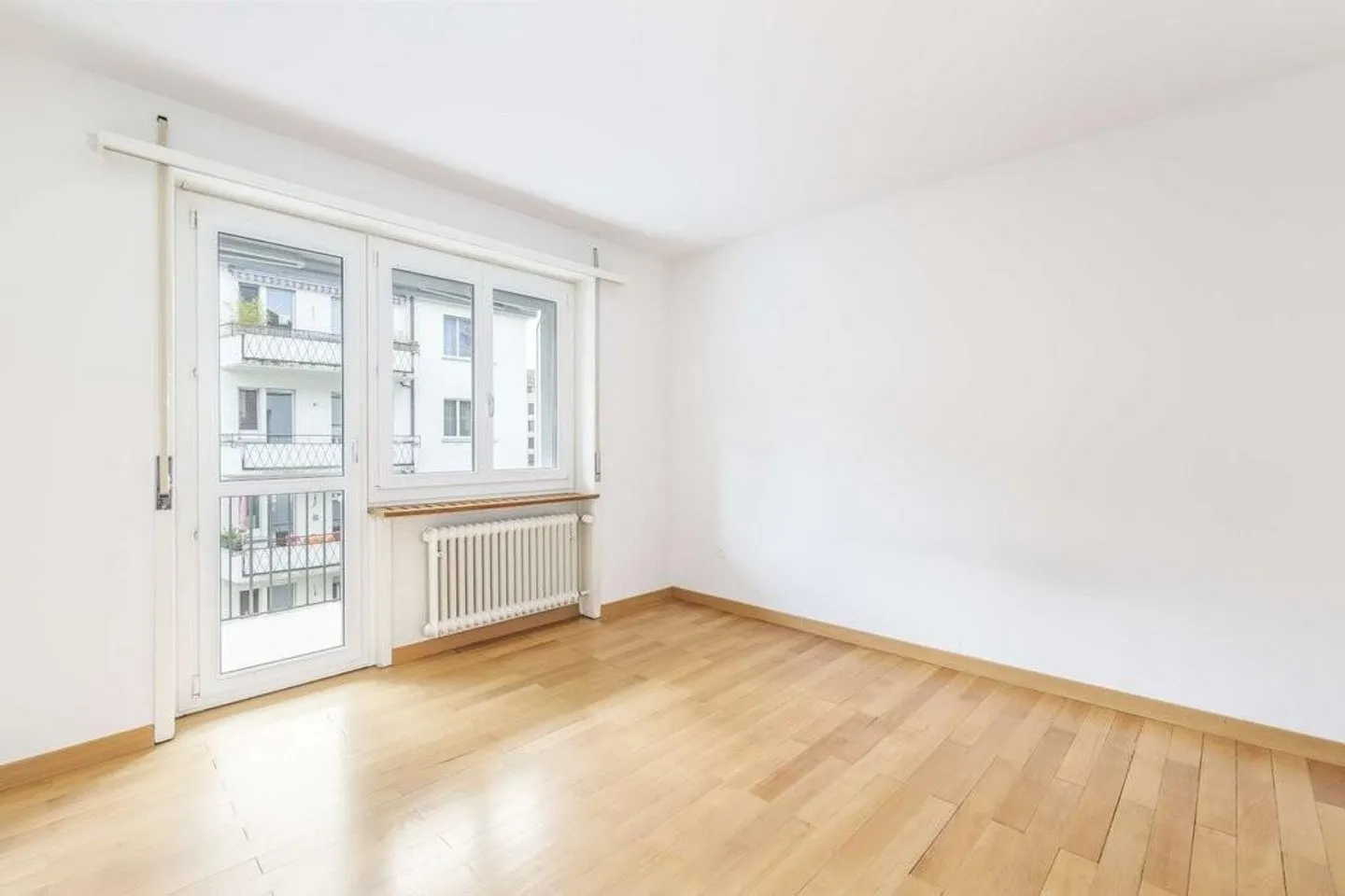 Charming Old Building Apartment - Photo 5 of 6