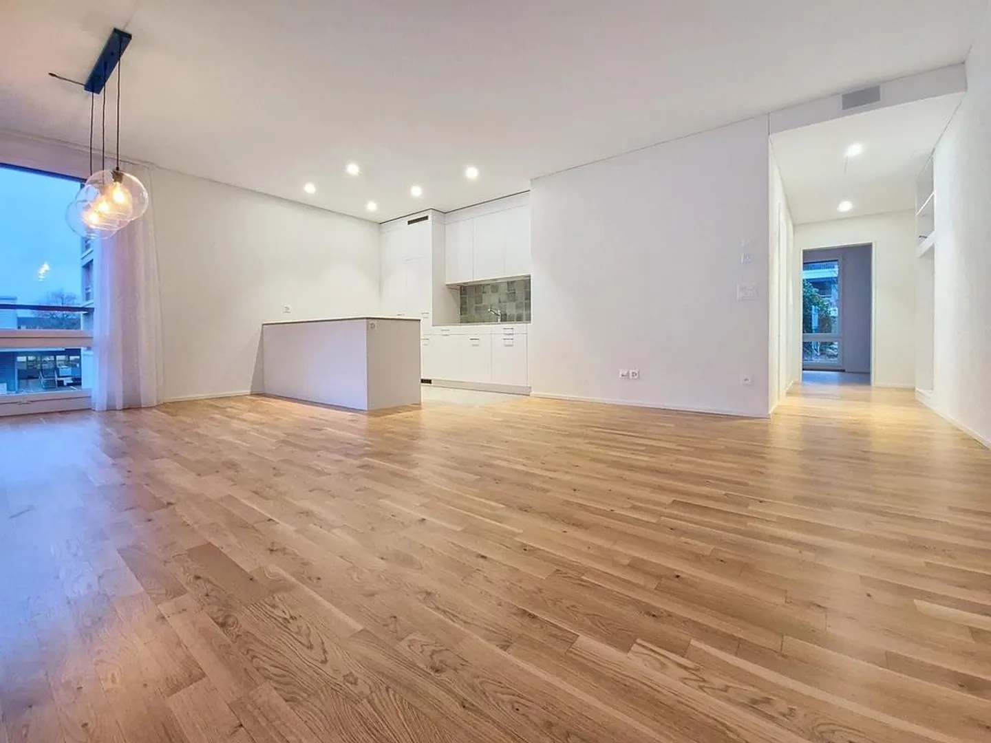 Spacious and Modern 2.5-Room Garden Apartment with Loggia in Uster - Photo 1 of 8