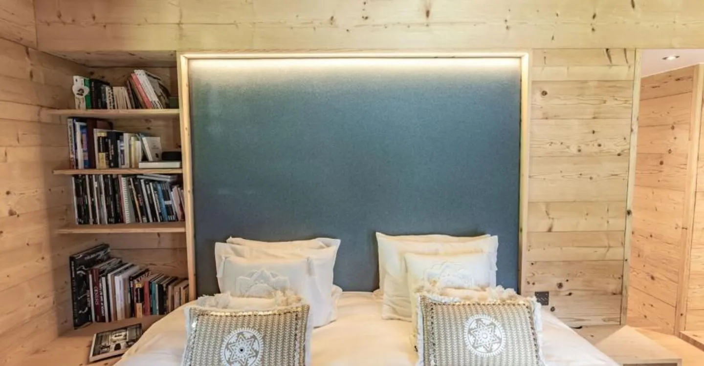 Charming Chalet with Modern Touch - Photo 2 of 13
