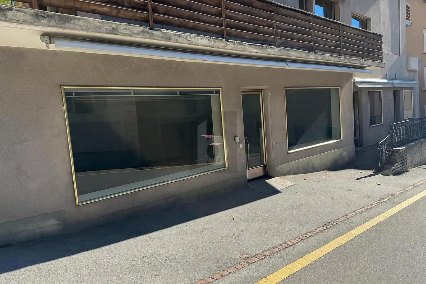 Shop for rent - Photo 1 of 6