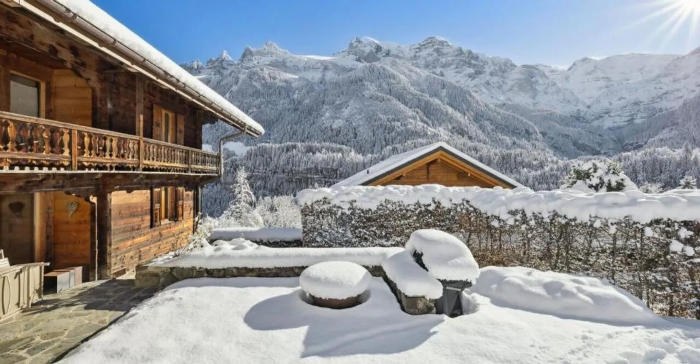 Charming Chalet with Modern Touch - Photo 11 of 13