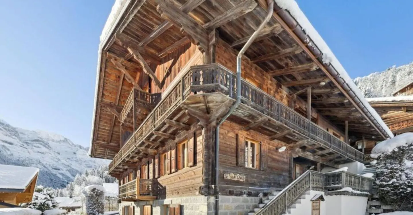 Charming Chalet with Modern Touch - Photo 12 of 13