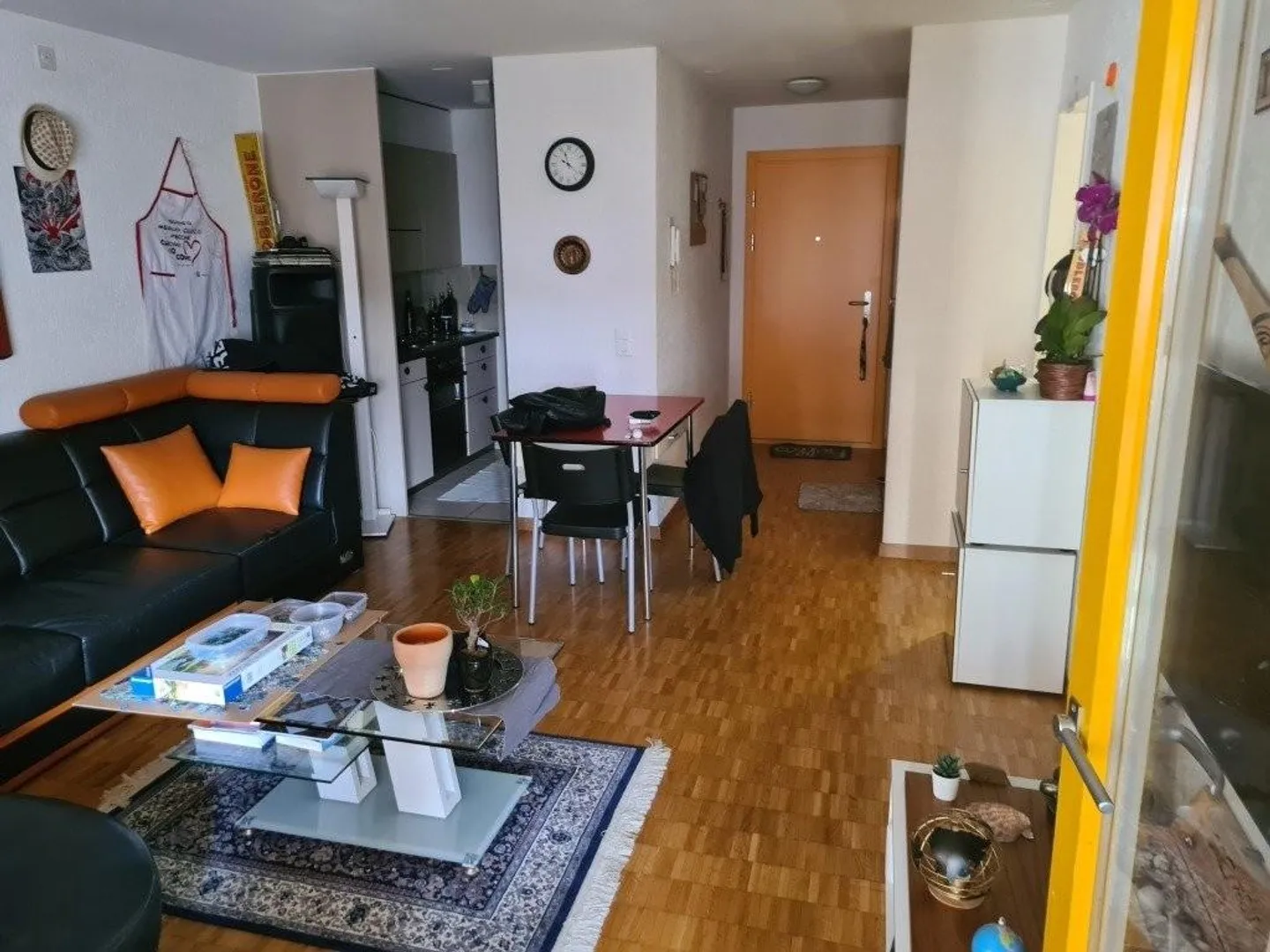 Cozy 2-room apartment in a prime location with balcony! - Photo 1 of 5
