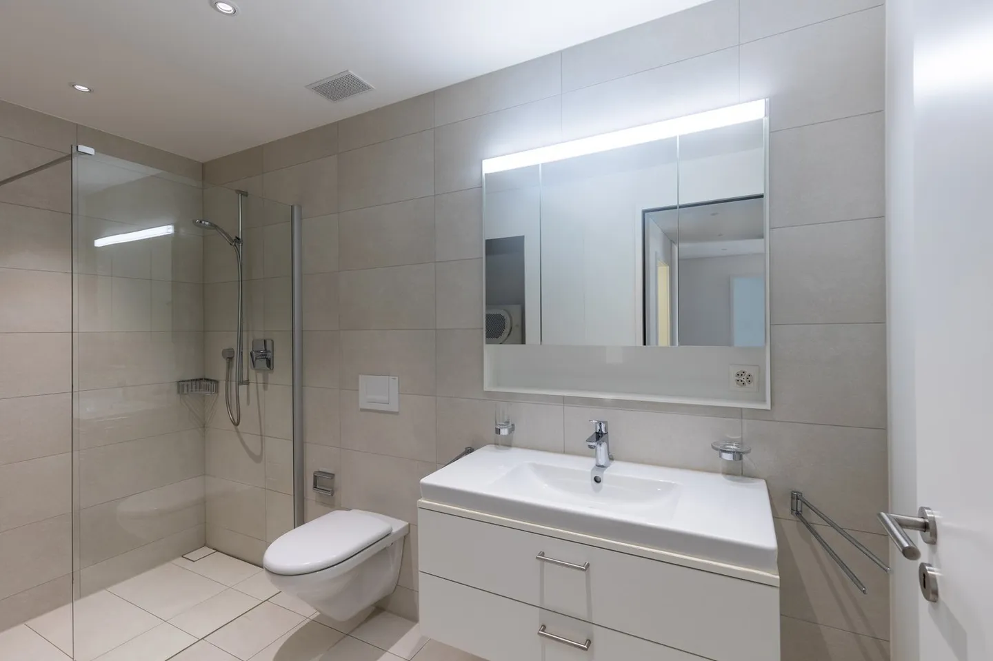 Moderne und lichtdurchflutete 2.5-Zimmer-Wohnung - Foto 4 von 10