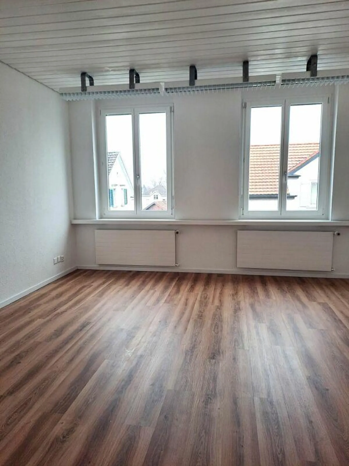 Diverse and Bright Office Spaces Near the City Center - Photo 5 of 8