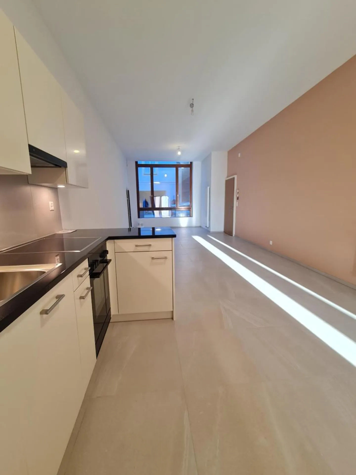 Appartement Charmant Près du Château - Photo 5 sur 9