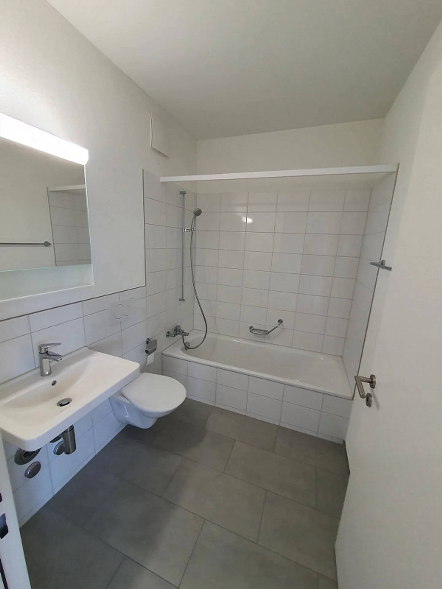 Beautiful and bright 3.5-room apartment on the 2nd floor in Bern Brünnen - Photo 6 of 6