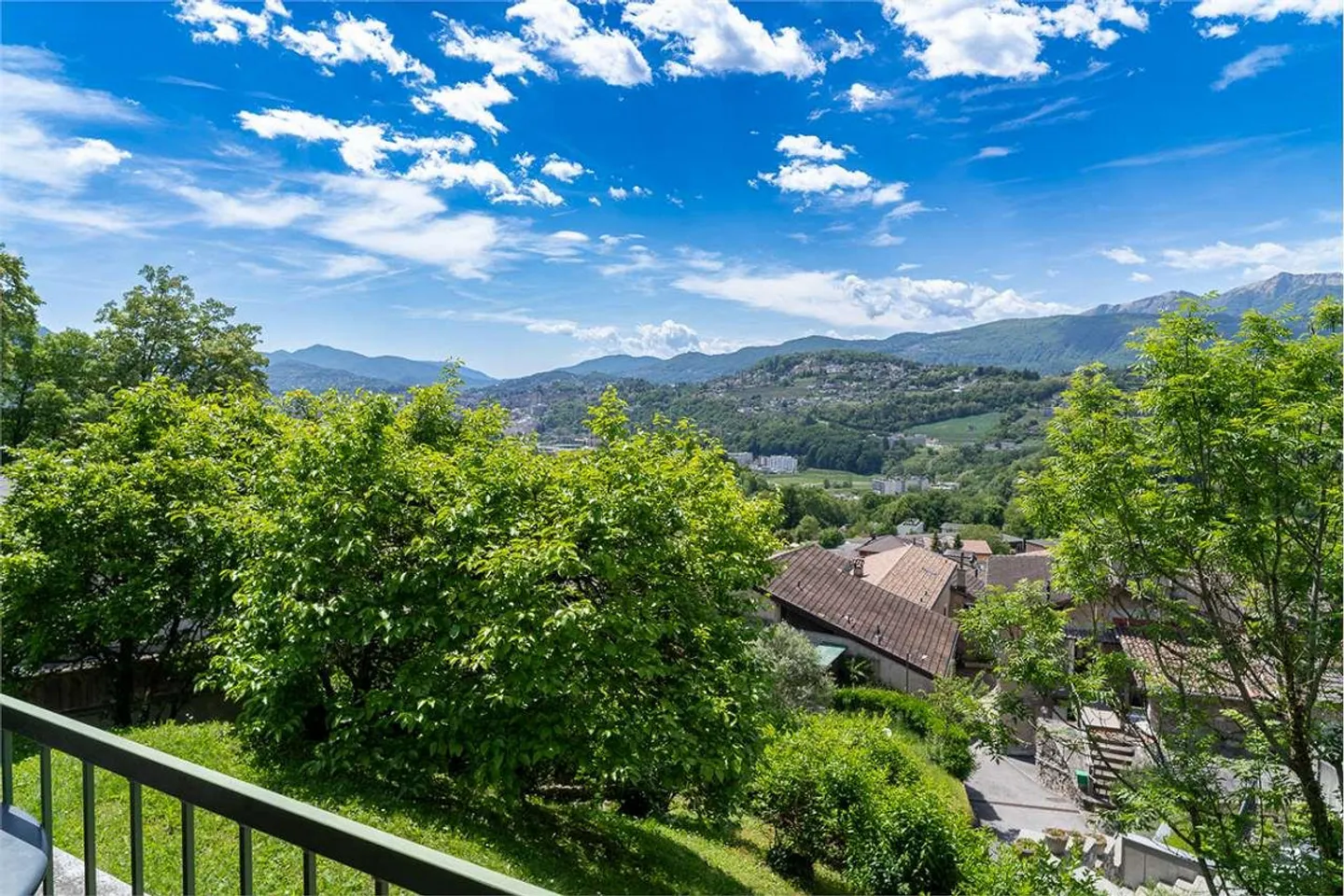 Oasi di tranquillità con giardino e vista mozzafiato - Foto 13 di 13