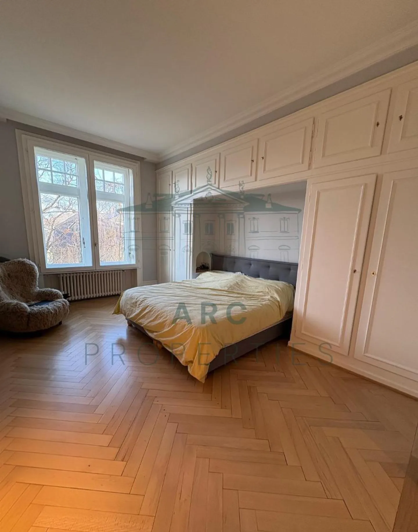 CITTÀ VECCHIA - SUPERBO APPARTAMENTO HAUSSMANN CON VISTA LIBERA A DUE PASSI DA - Foto 3 di 3