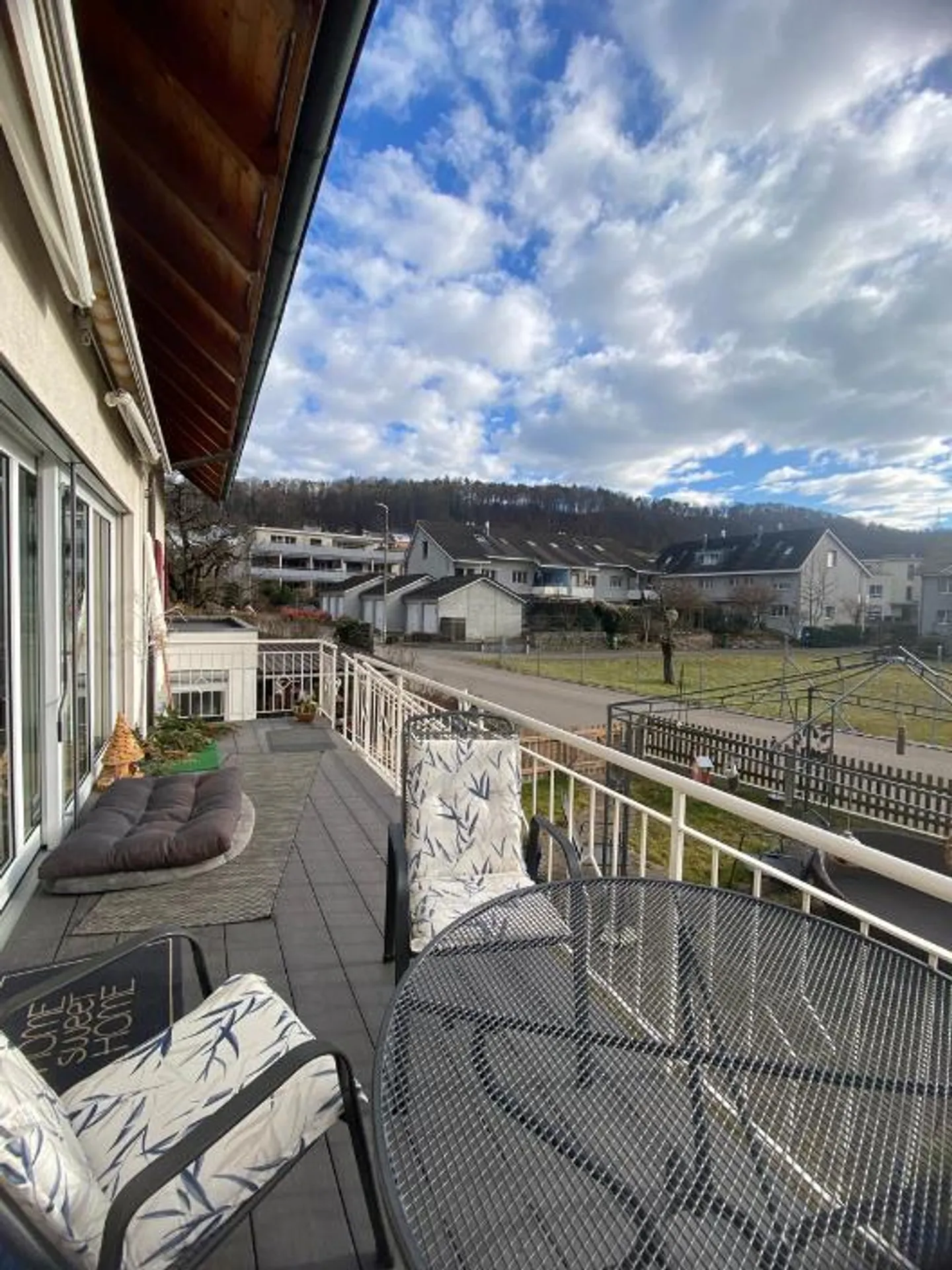 Charmante maison individuelle de 7,5 pièces dans un endroit calme de Bubendorf - Photo 23 sur 24