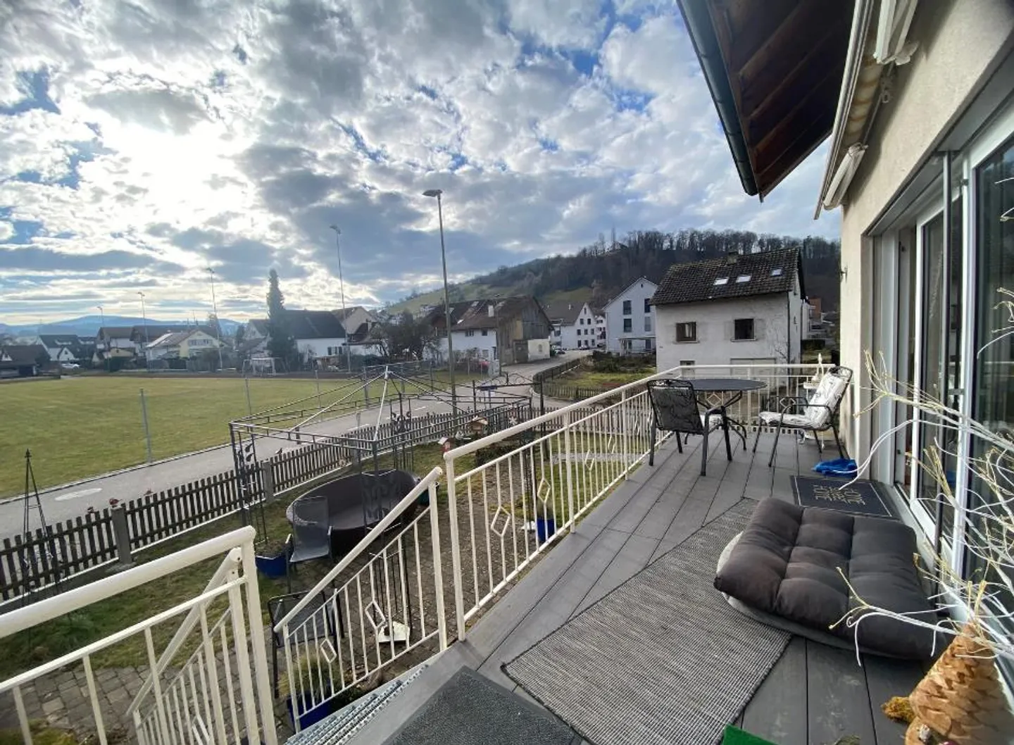 Charmante maison individuelle de 7,5 pièces dans un endroit calme de Bubendorf - Photo 24 sur 24