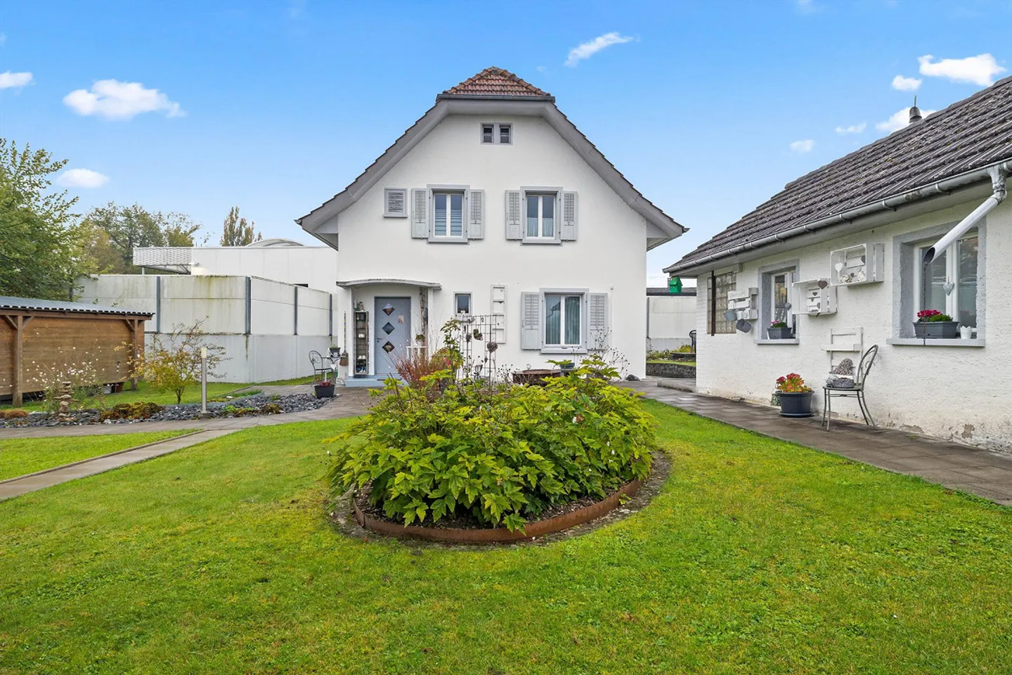 ERSCHWINGLICHES HAUS IN BUCHS & 8211; GEPFLEGT & SMART GELEGEN - Foto 1 von 5